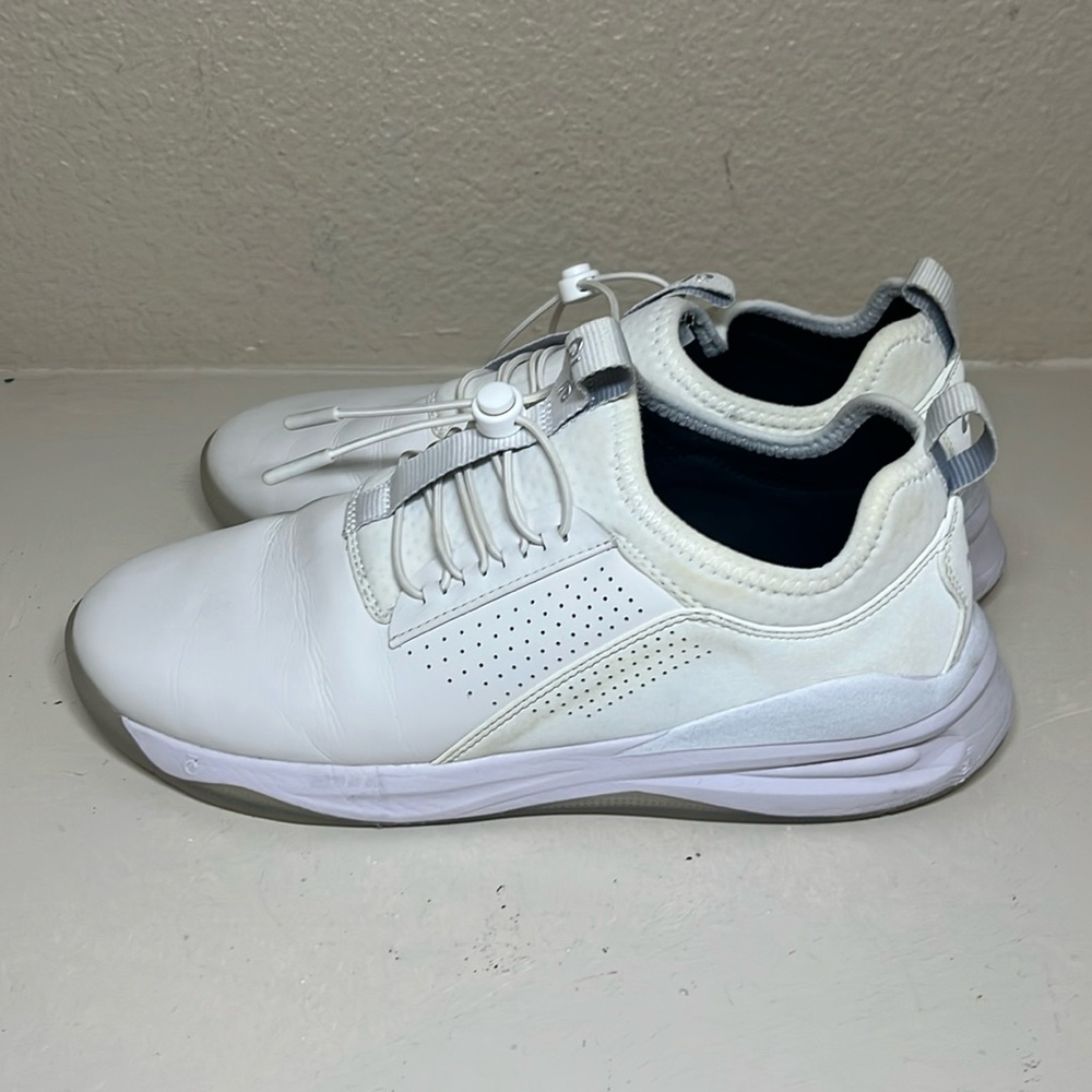 Clove Women’s Men’s Classic White Sneakers Size W10/M8.5